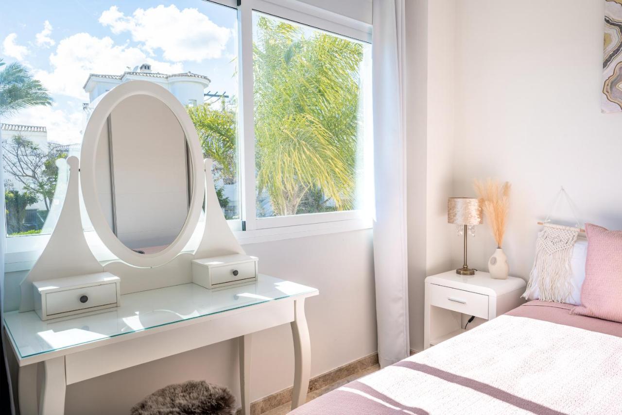 2bdr Penthouse, Naranjos, W/pool, 2km P.banus Appartement